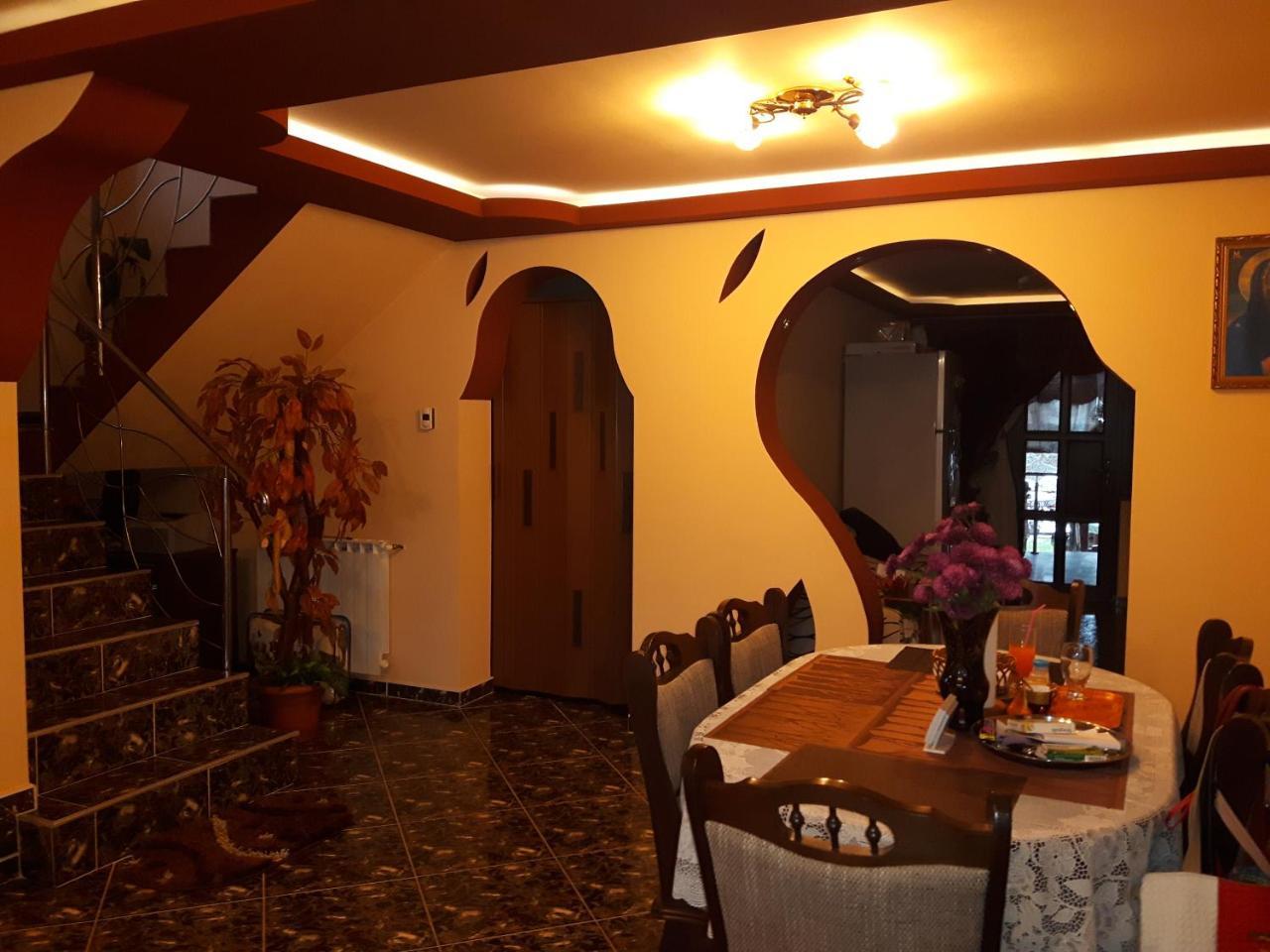 Vila Alexia Hotel Calimanesti Luaran gambar